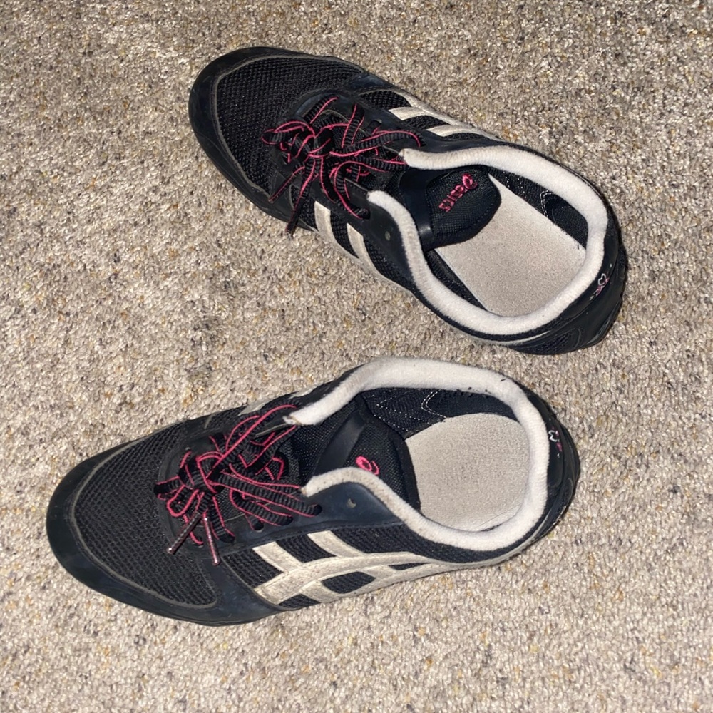 ASICS - Picture 2 of 3